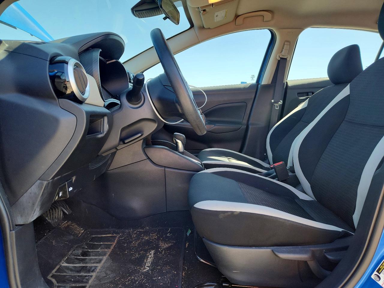 2020 Nissan Versa Sv - Image 7