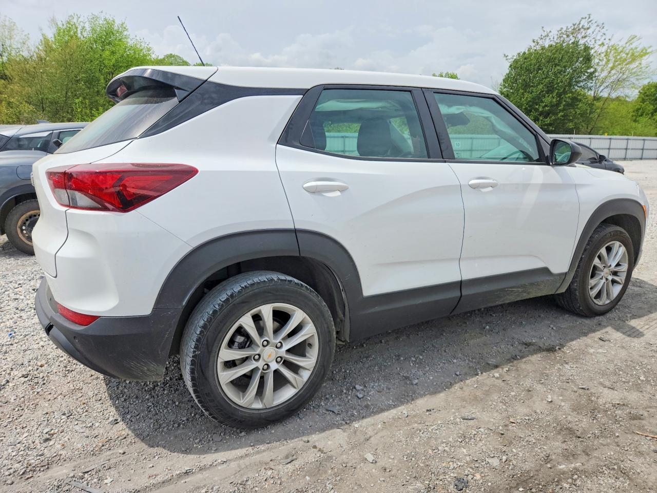 2022 Chevrolet Trailblazer Ls - Image 3