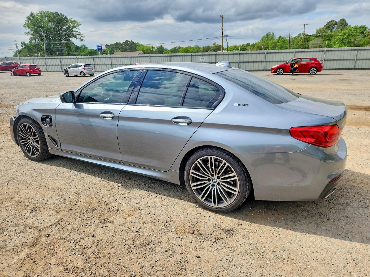 2018 BMW 530E - Image 2