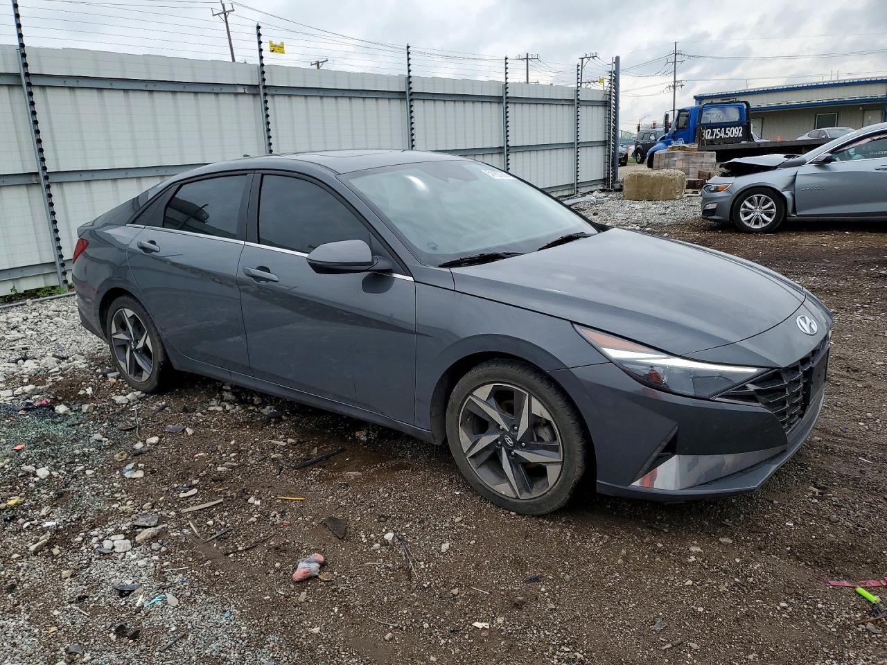 2023 Hyundai Elantra Limited - Image 4
