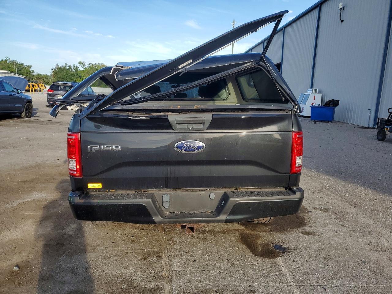 2015 Ford F150 Super Cab - Image 6