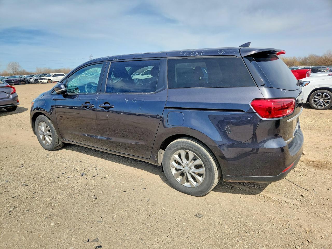 2021 Kia Sedona Lx - Фото 2