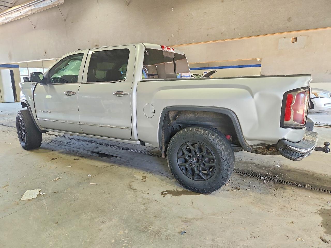 2018 GMC Sierra - Фото 2