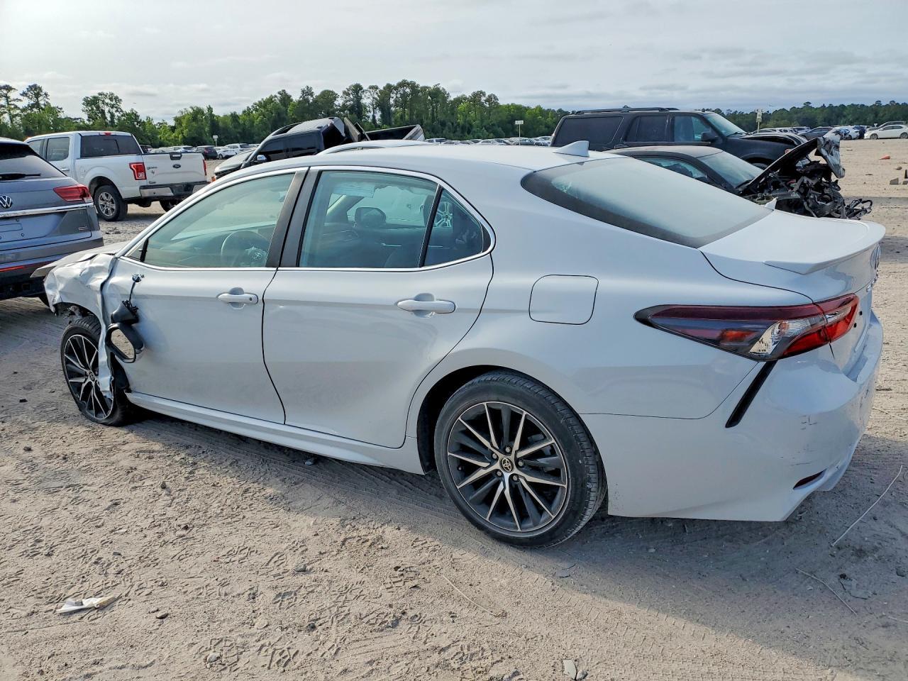 2024 Toyota Camry Se - Фото 2
