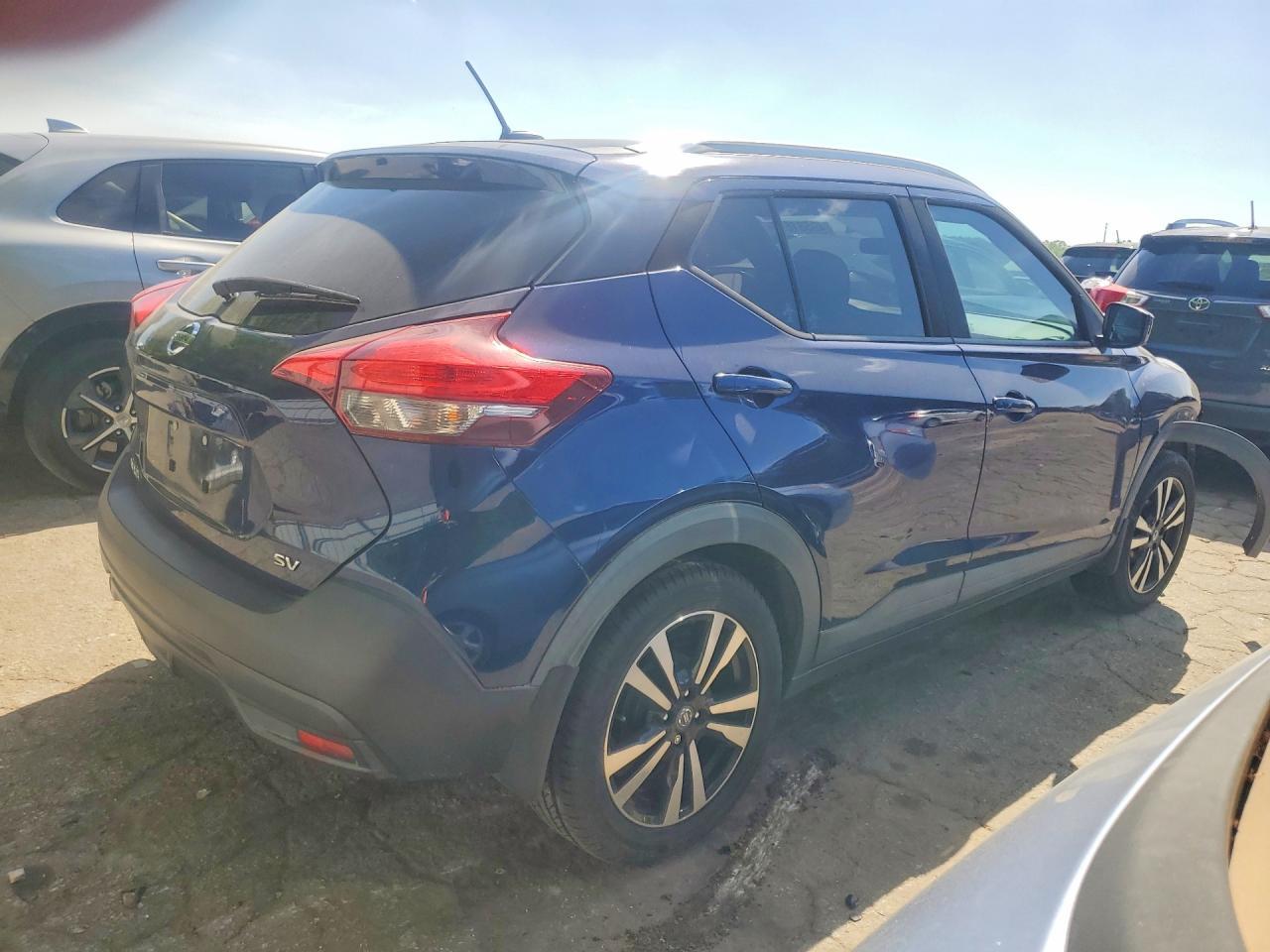 2018 Nissan Kicks Sv - Image 3