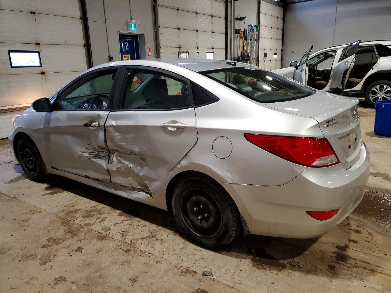 2017 Hyundai Accent Se - Фото 2