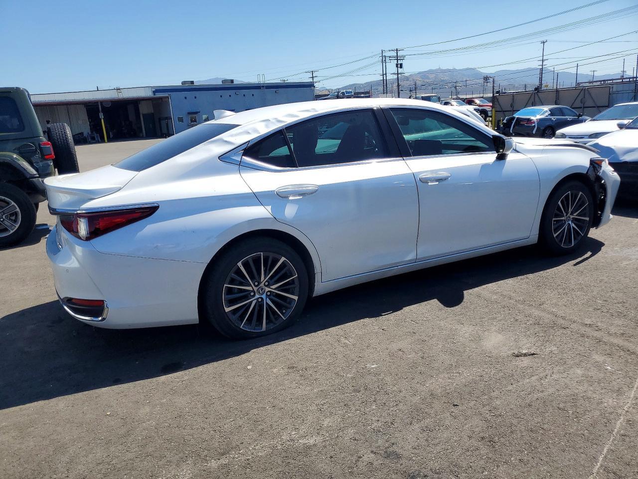 2024 Lexus Es 300H Base - Image 3