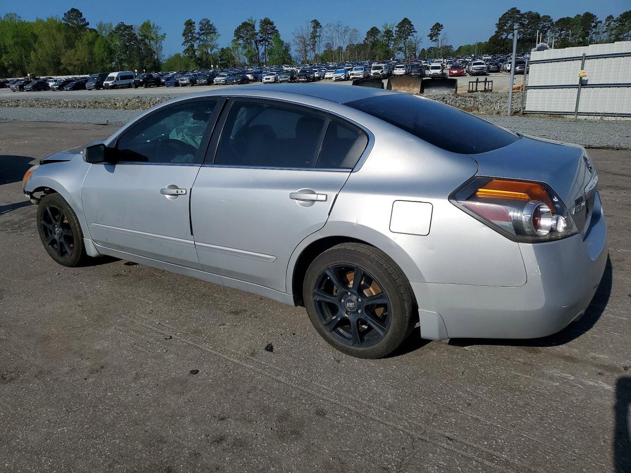2010 Nissan Altima 2.5 - Фото 2
