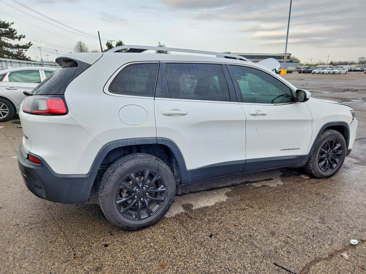 2019 Jeep Cherokee Latitude Plus - Image 3