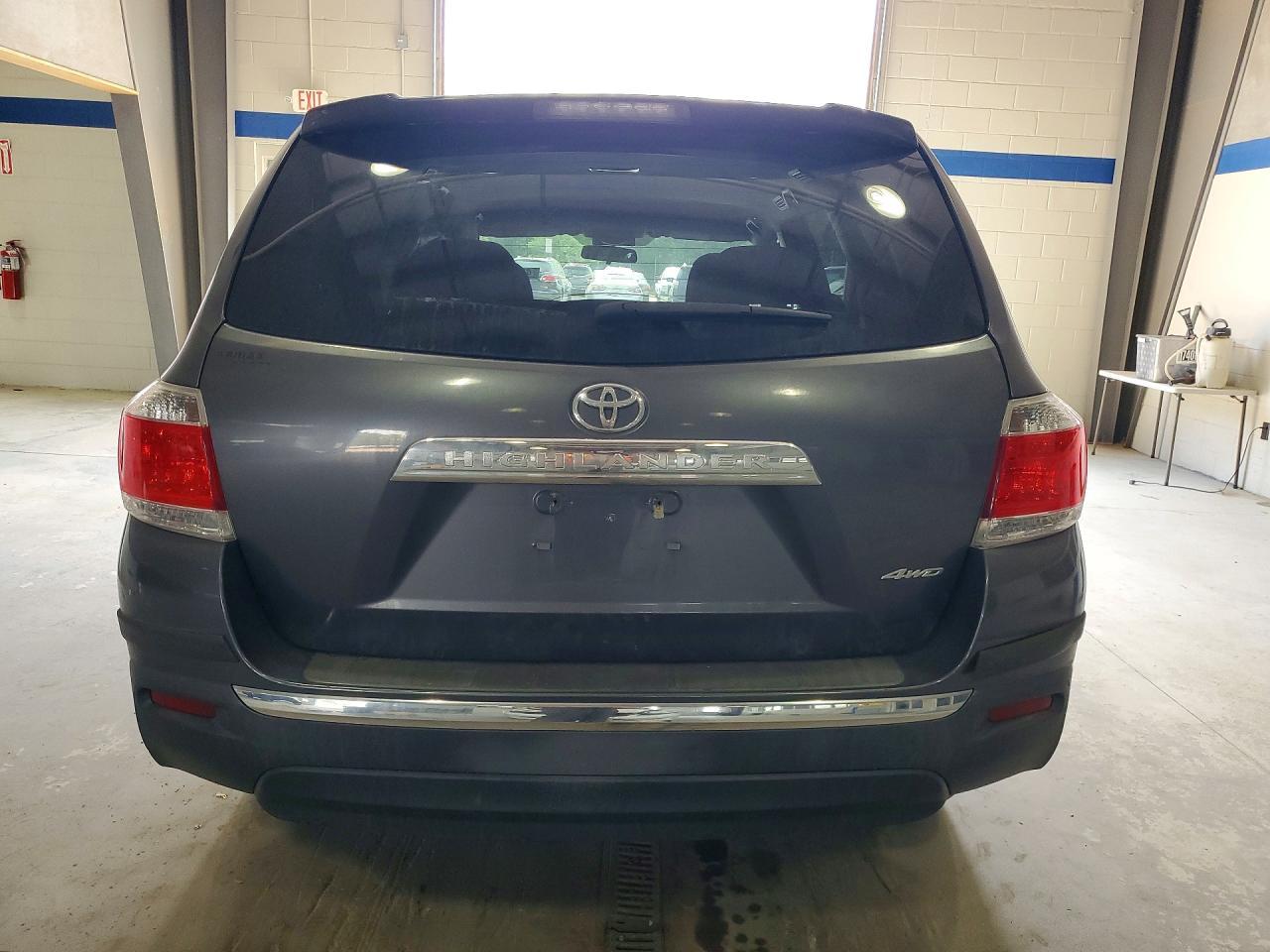 2013 Toyota Highlander Base - Фото 6