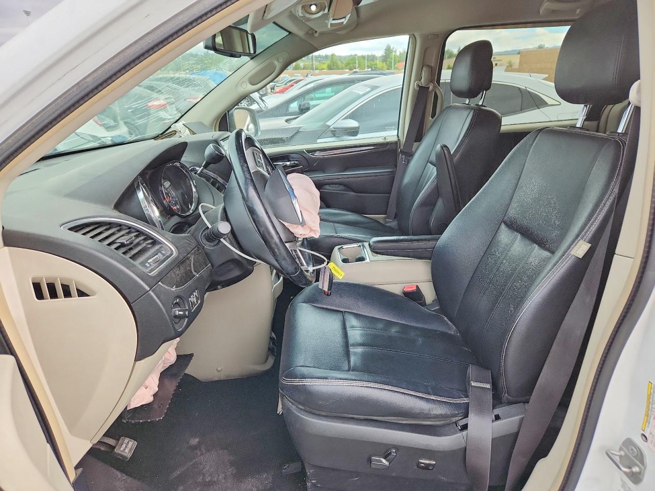 2014 Chrysler Town & Country Touring - Фото 7