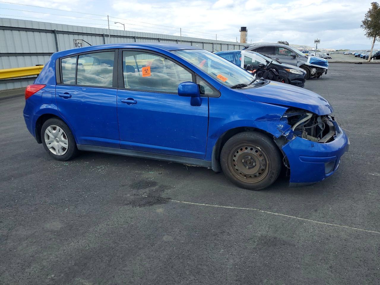 2011 Nissan Versa 1.8 S - Фото 4