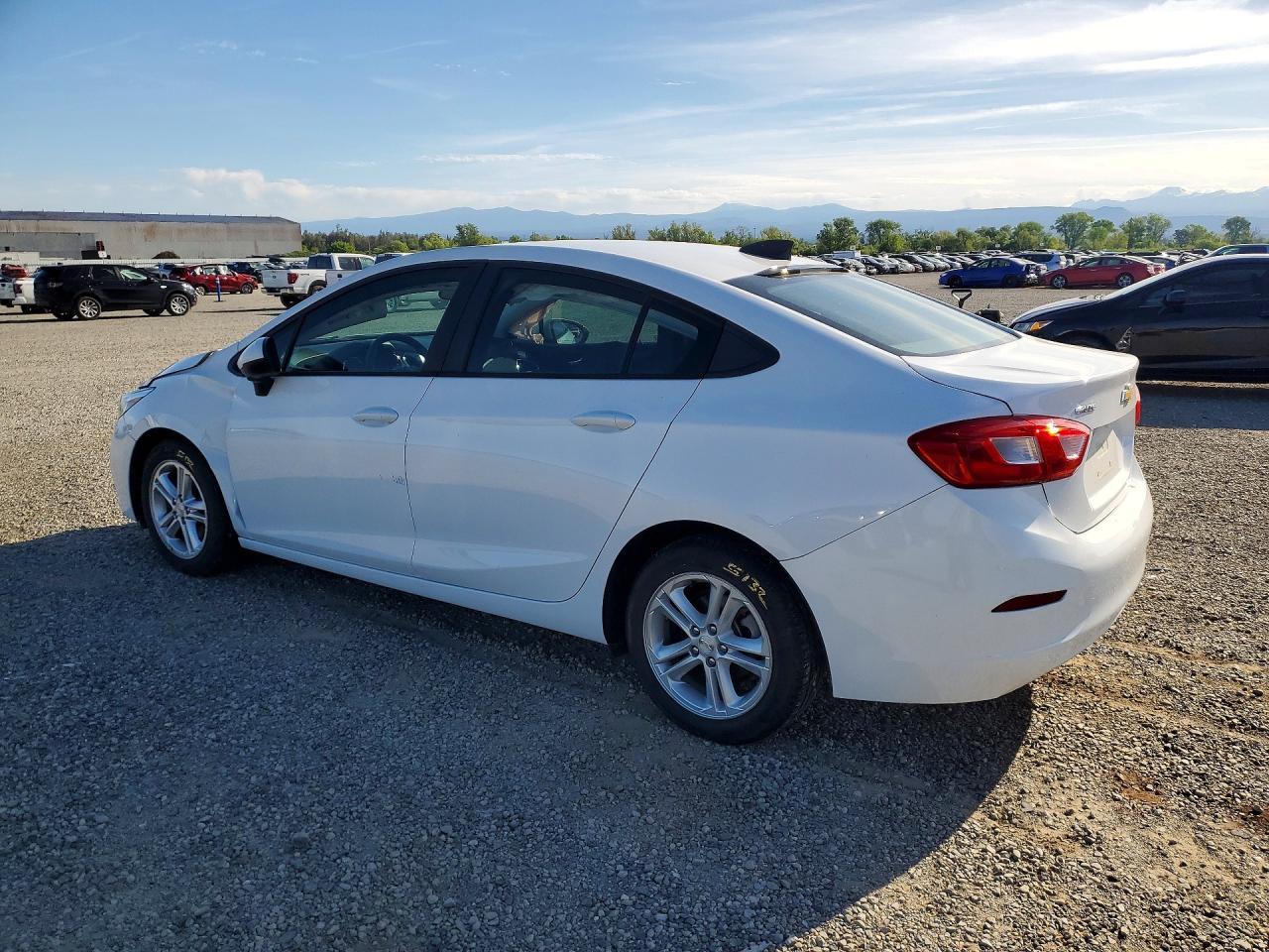 2017 Chevrolet Cruze Ls - Image 2