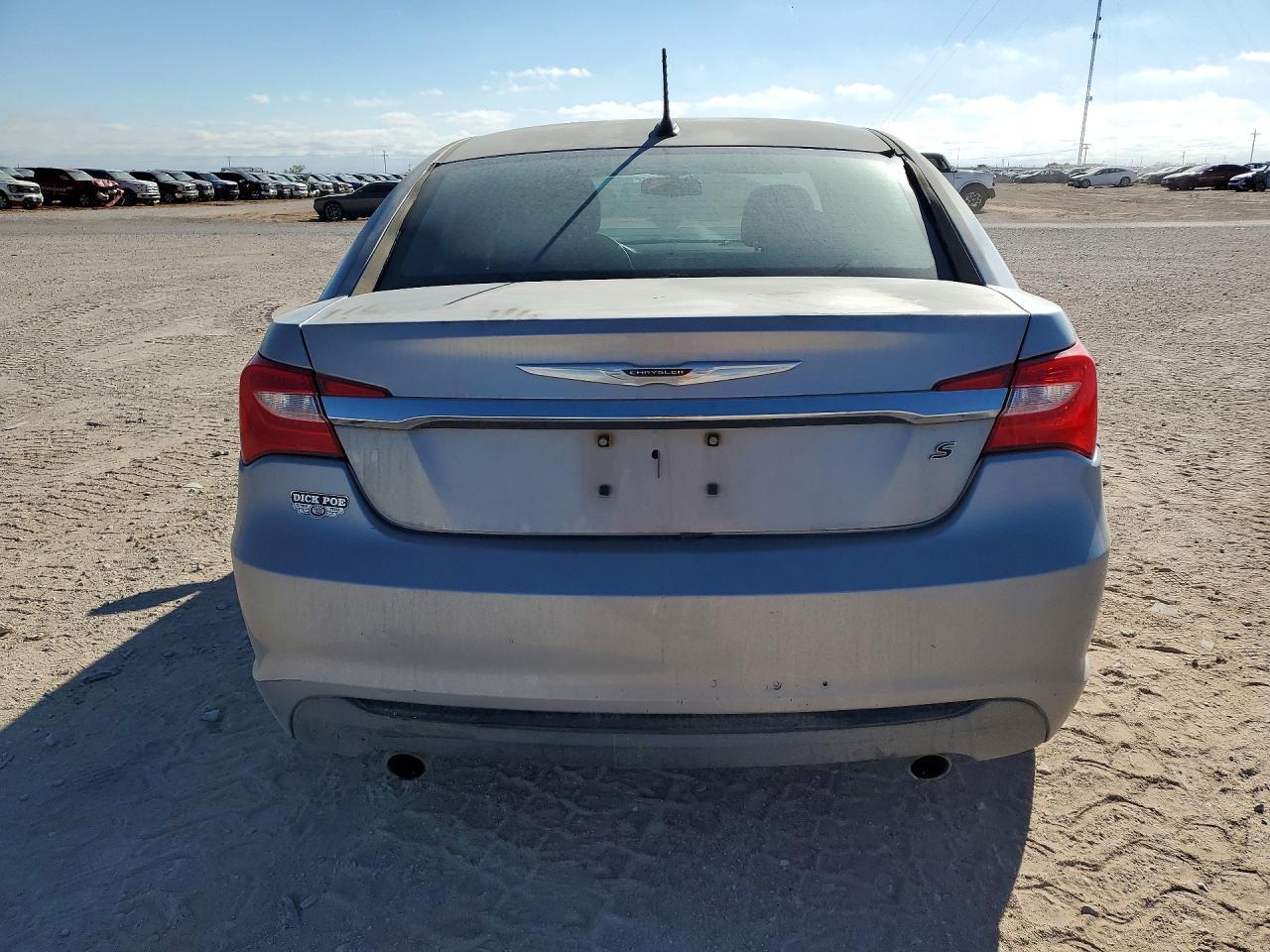 2014 Chrysler 200 Touring - Image 6