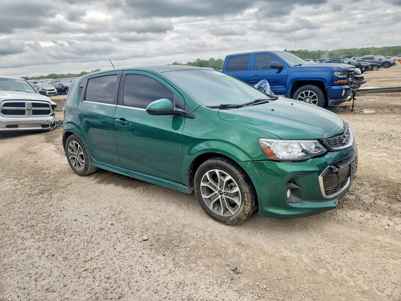 2018 Chevrolet Sonic Lt - Image 4
