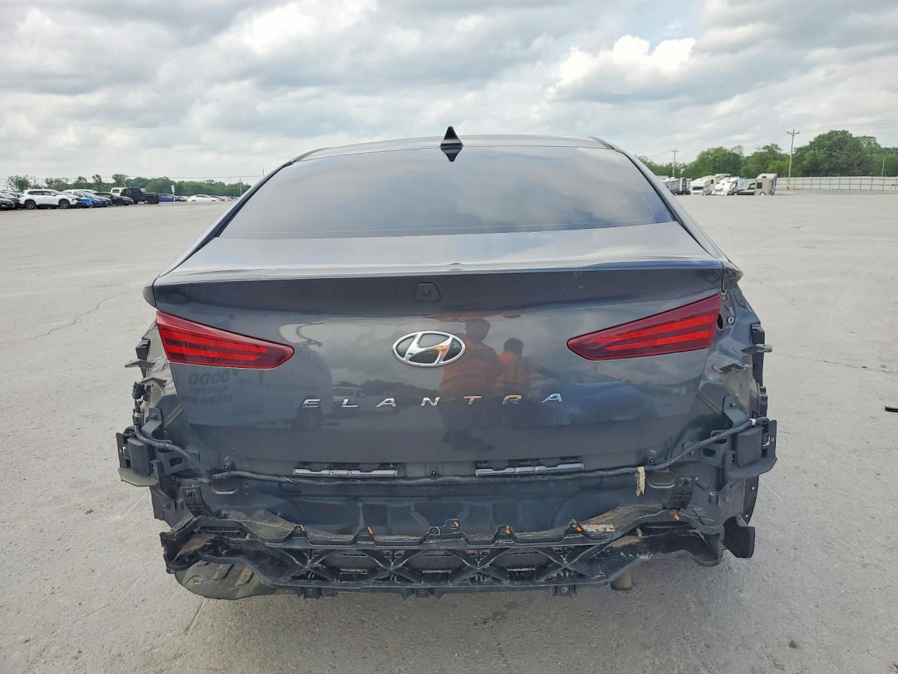 2020 Hyundai Elantra Sel - Фото 6