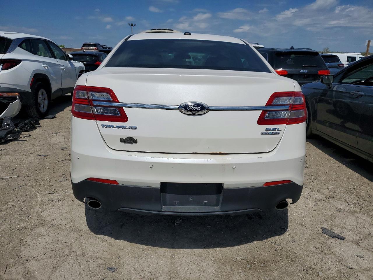 2014 Ford Taurus Sel - Image 6