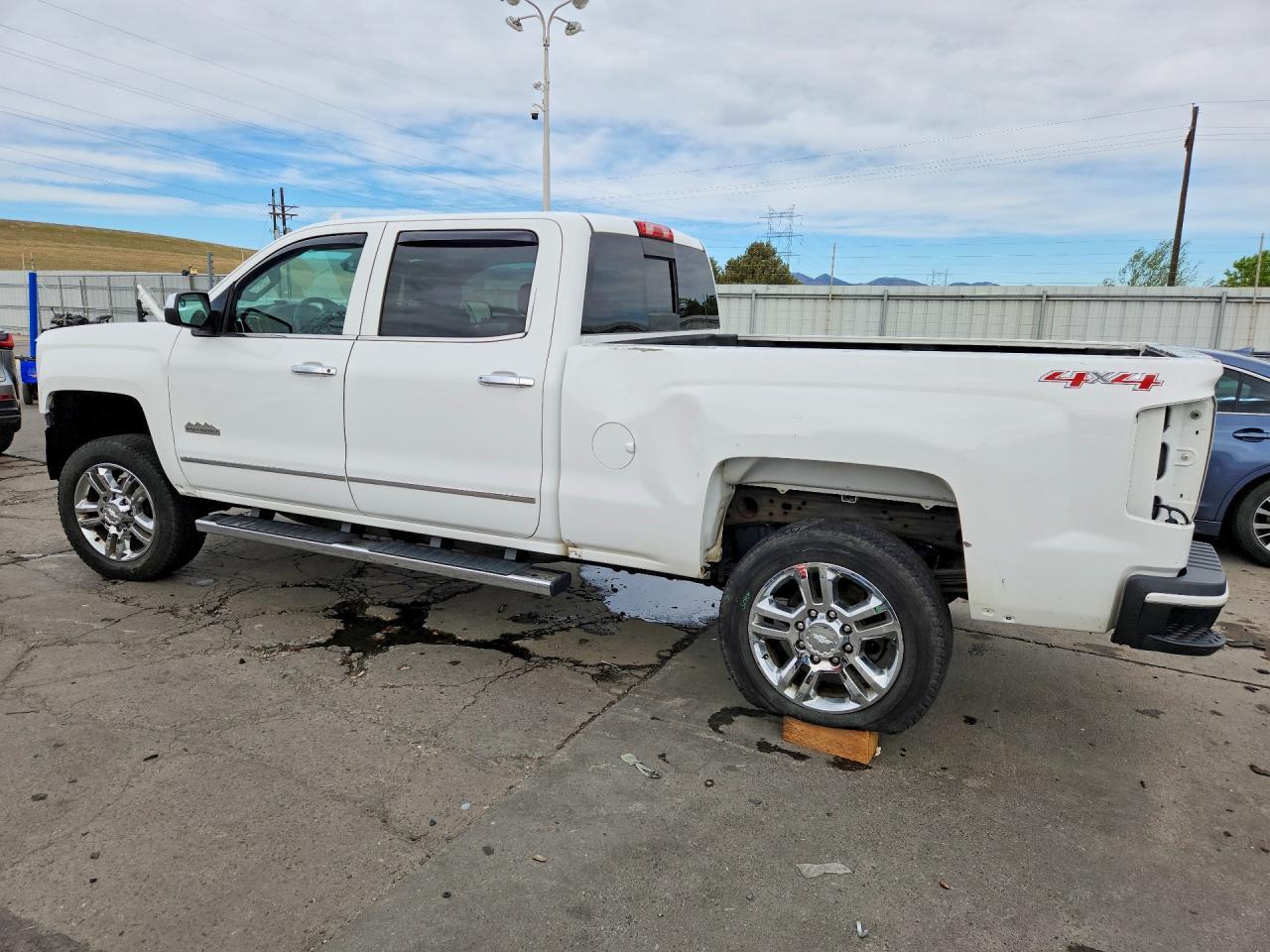 2016 Chevrolet Silverado K2500 High Country - Фото 2