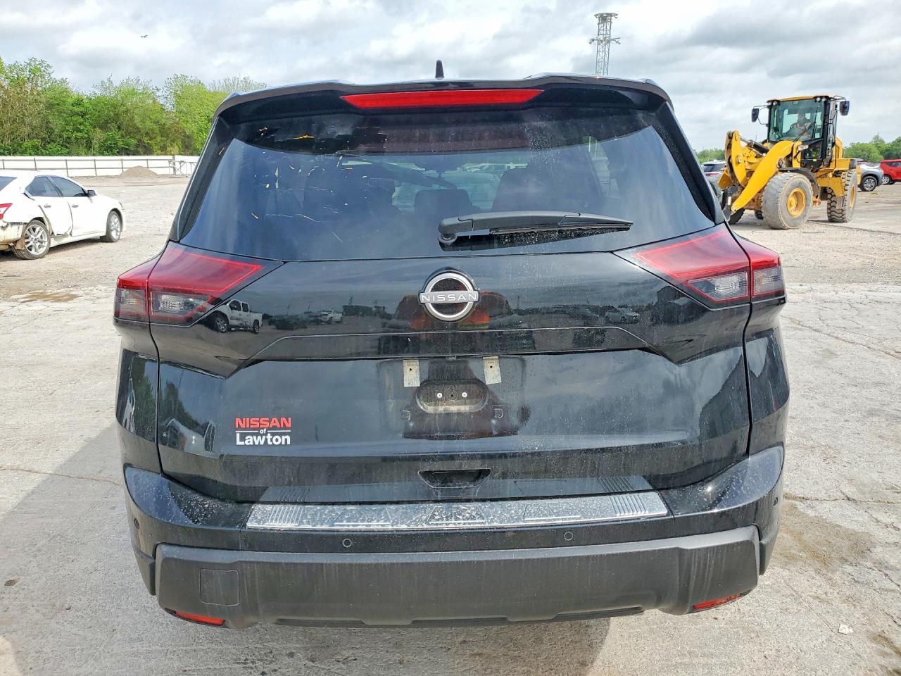 2025 Nissan Rogue Sv - Image 6