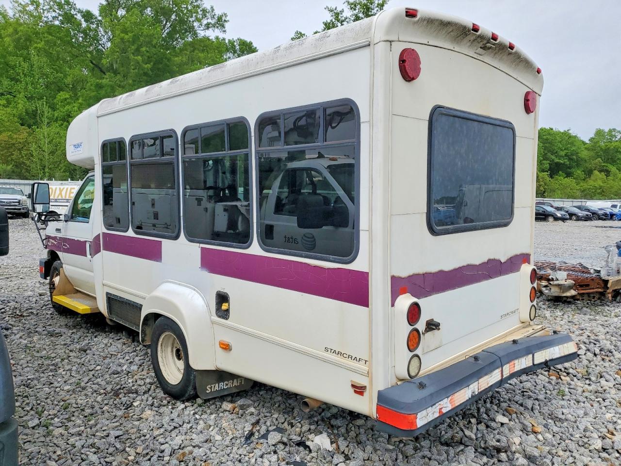 2014 Ford Econoline E350 Super Duty Cutaway Van - Фото 3