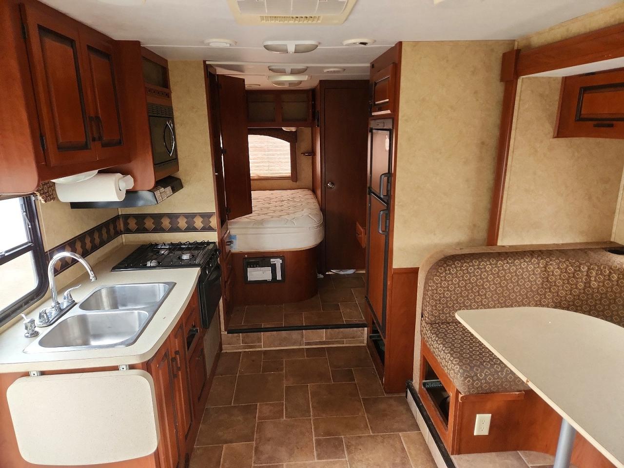 2011 Sunseeker Rv - Image 6