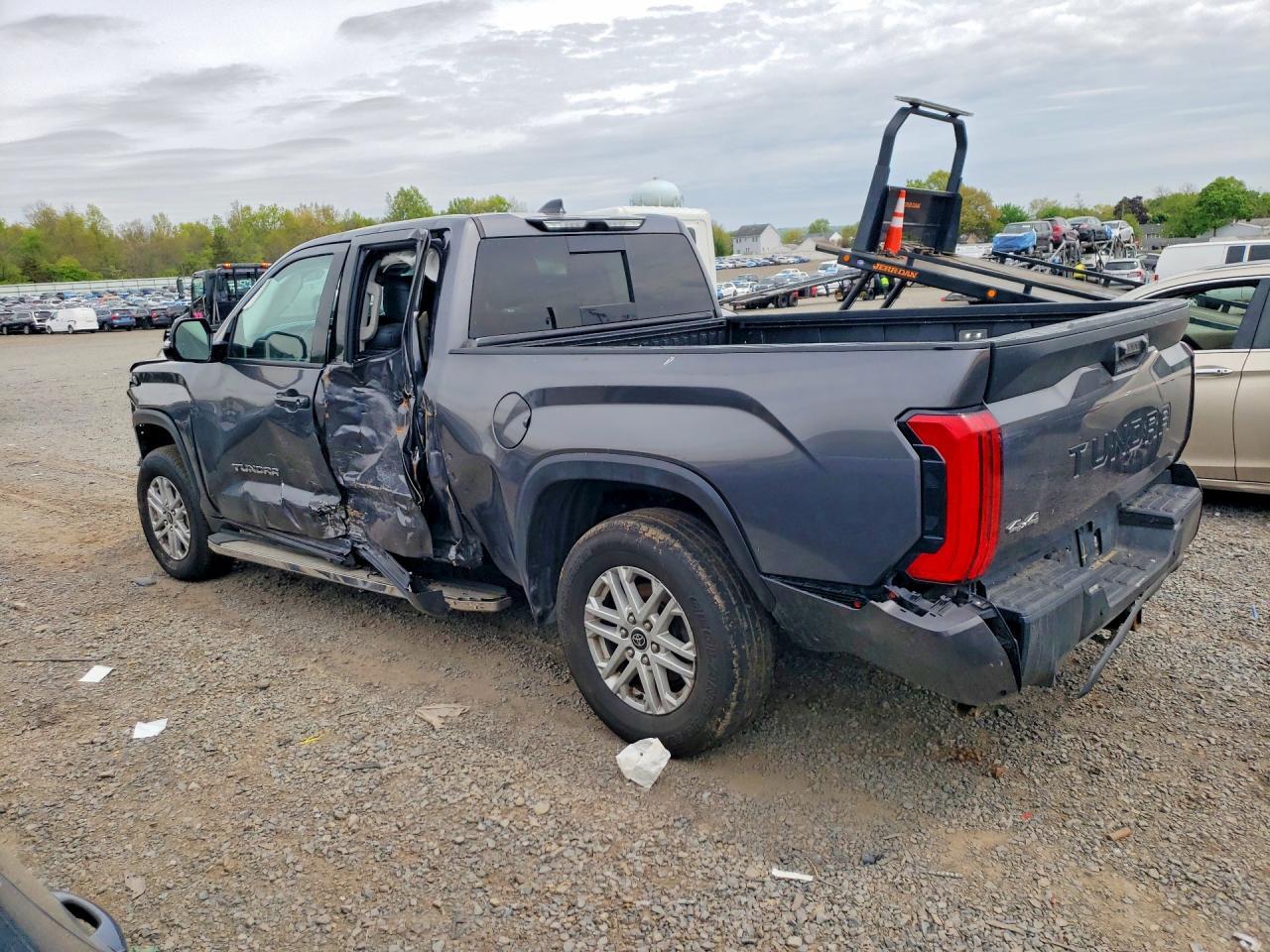 2023 Toyota Tundra Sr5 - Image 2