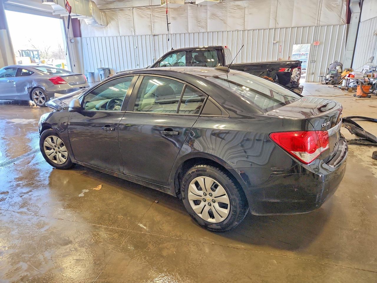 2015 Chevrolet Cruze Ls - Фото 2