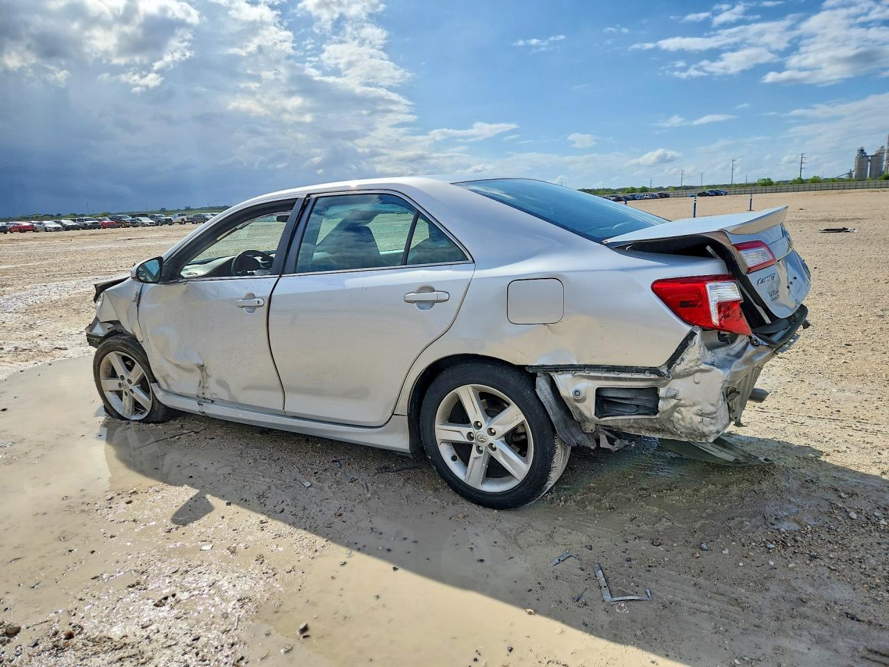 2014 Toyota Camry Se - Image 2