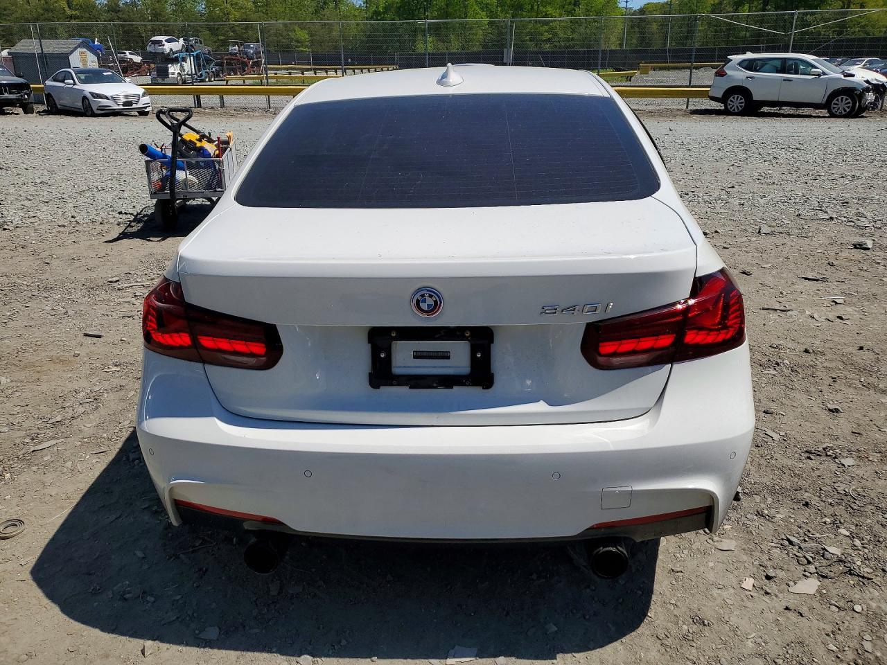 2017 BMW 340 Xi - Image 6