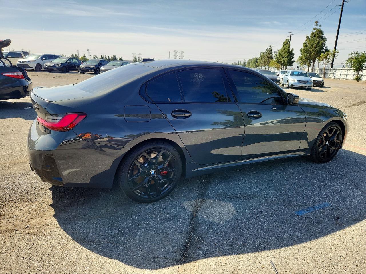 2026 BMW 330I - Фото 3