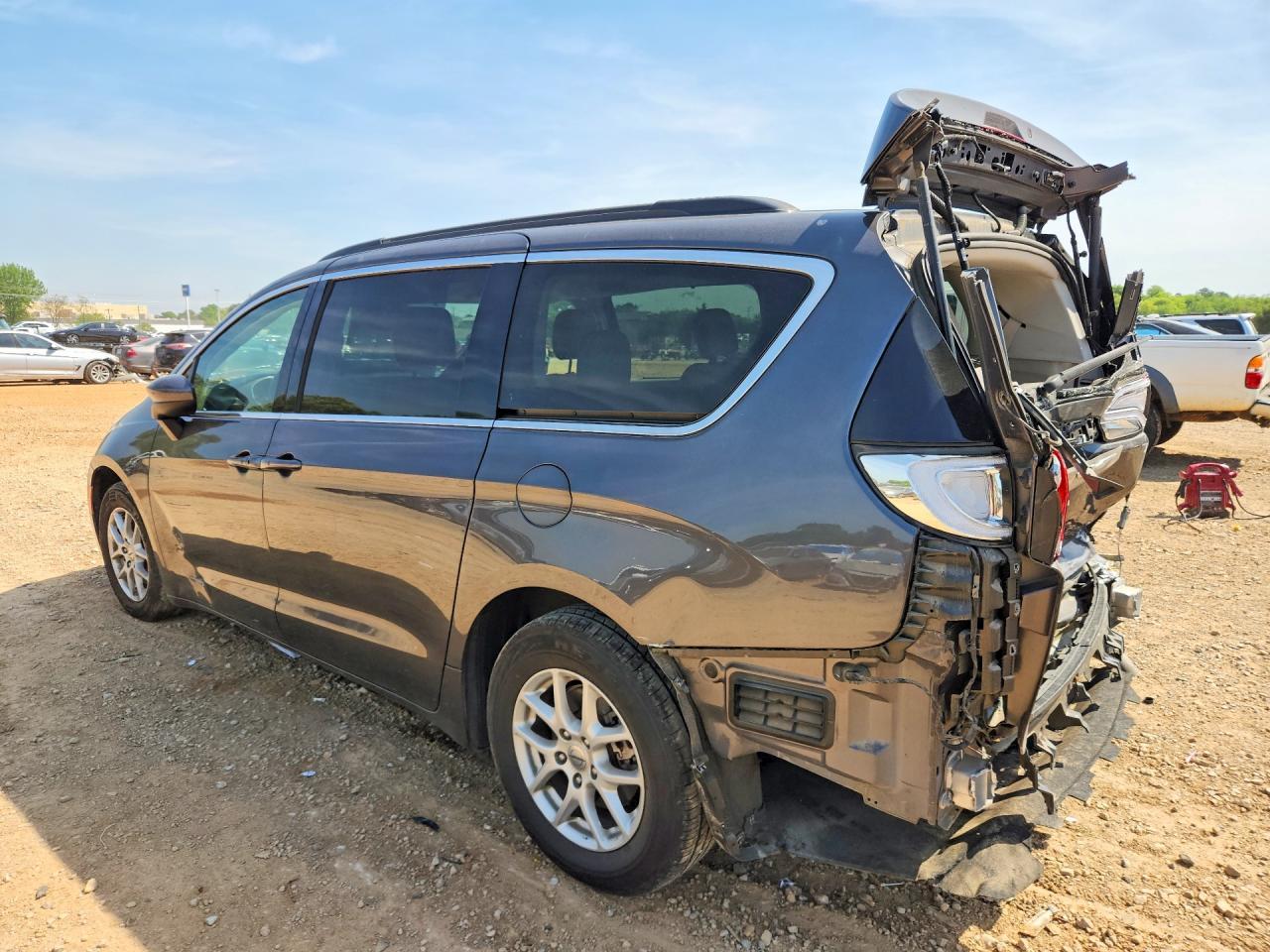 2021 Chrysler Voyager - Фото 2