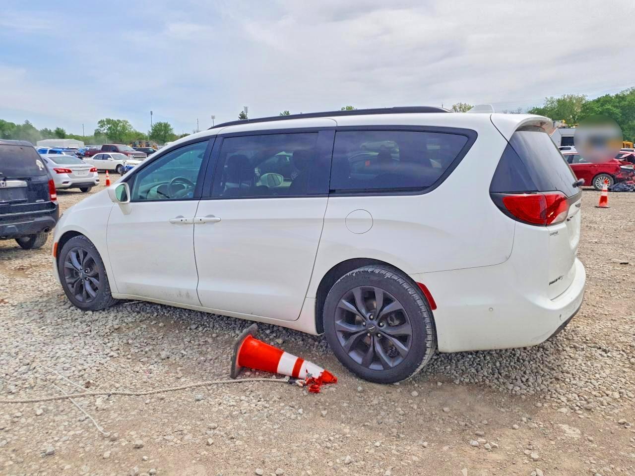 2018 Chrysler Pacifica Touring L Plus - Фото 2