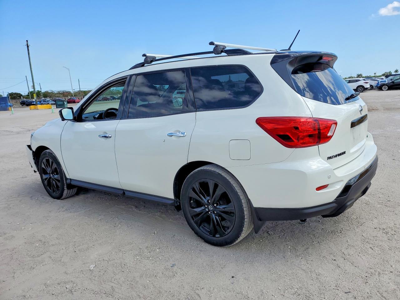 2018 Nissan Pathfinder Sl - Фото 2
