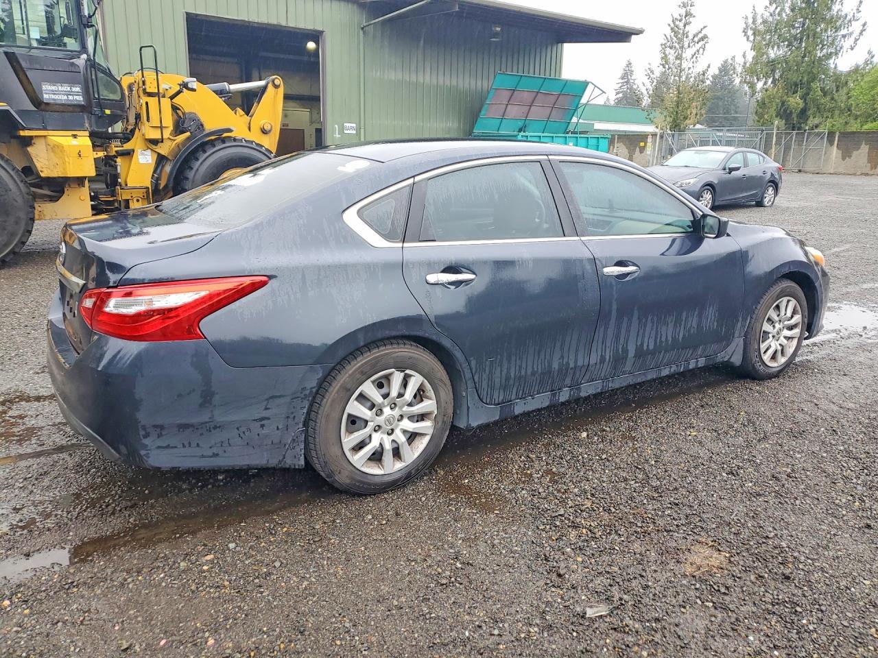 2016 Nissan Altima - Фото 3
