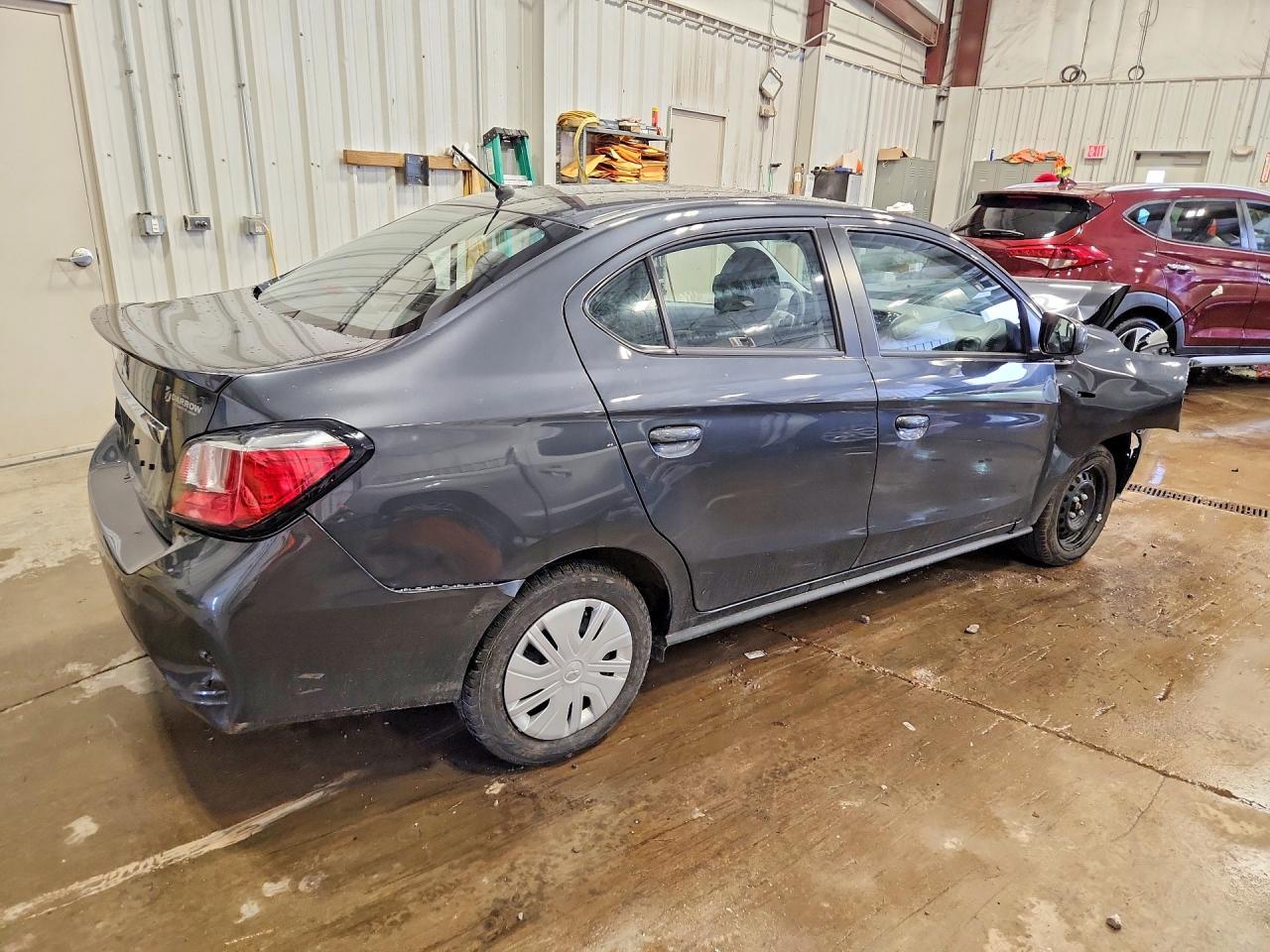 2024 Mitsubishi Mirage G4 Es - Image 3
