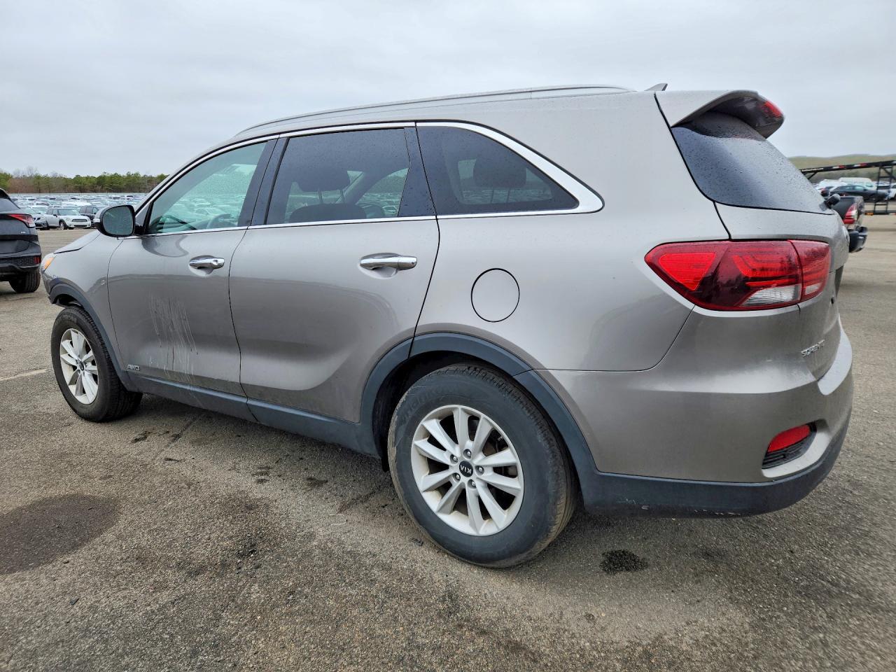 2019 Kia Sorento Lx - Image 2