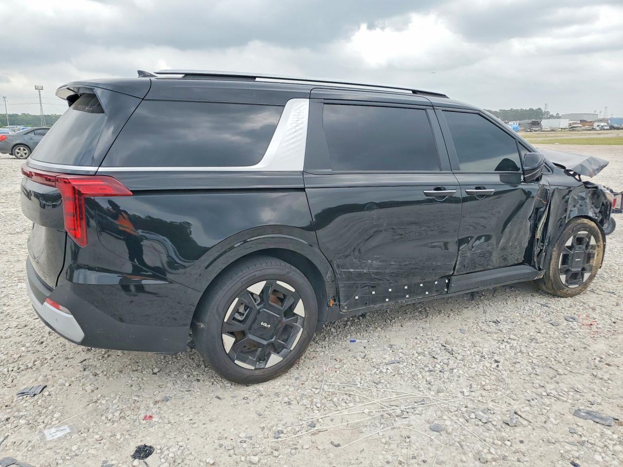 2026 Kia Carnival Ex - Image 3