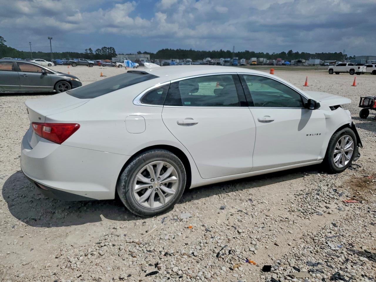 2023 Chevrolet Malibu Lt - Фото 3
