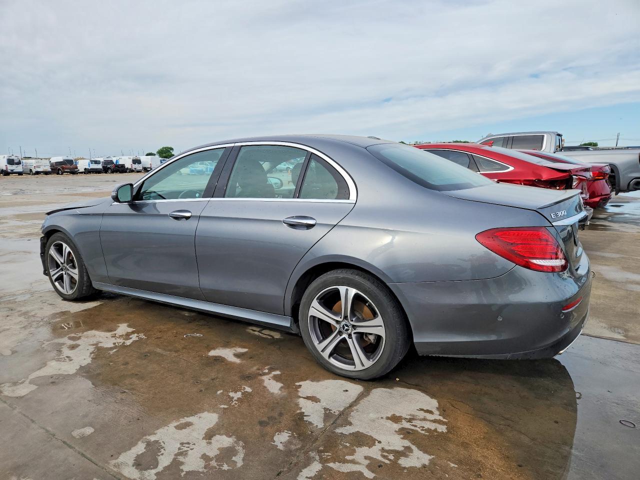 2018 Mercedes-Benz E 300 - Фото 2