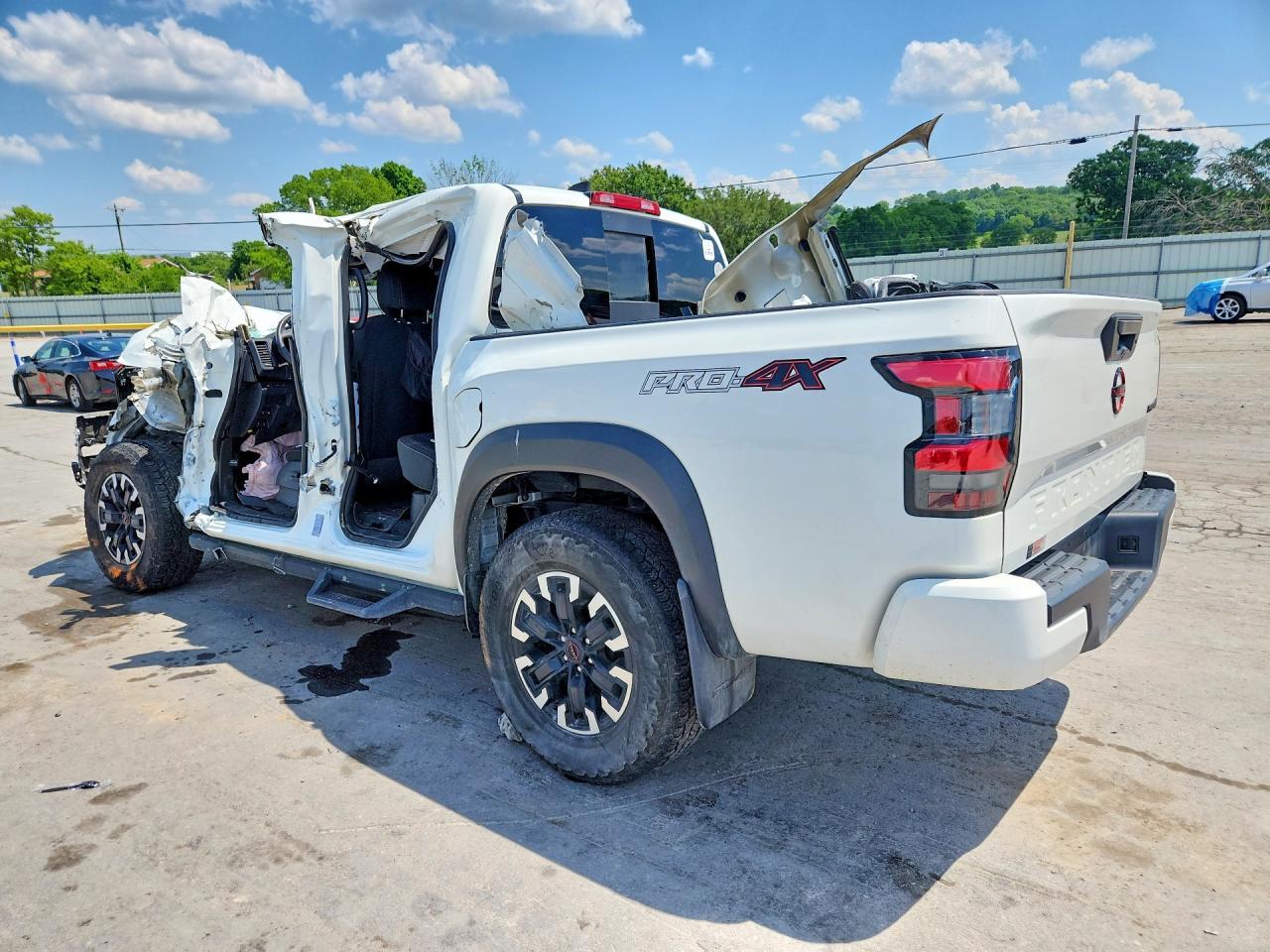 2024 Nissan Frontier Pro-4X - Фото 2
