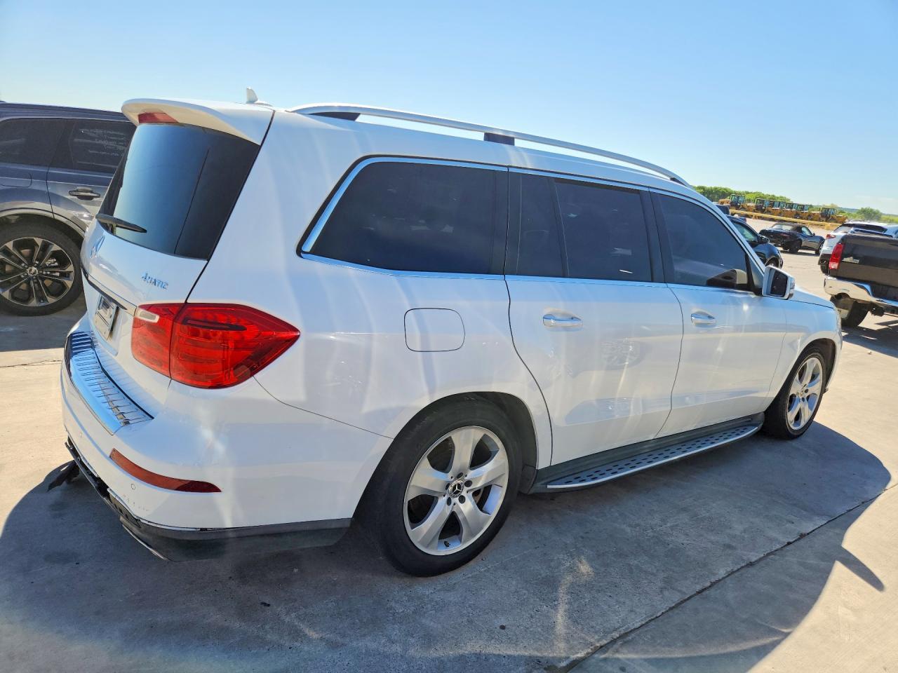 2014 Mercedes Benz Gl 450 4Matic - Image 3