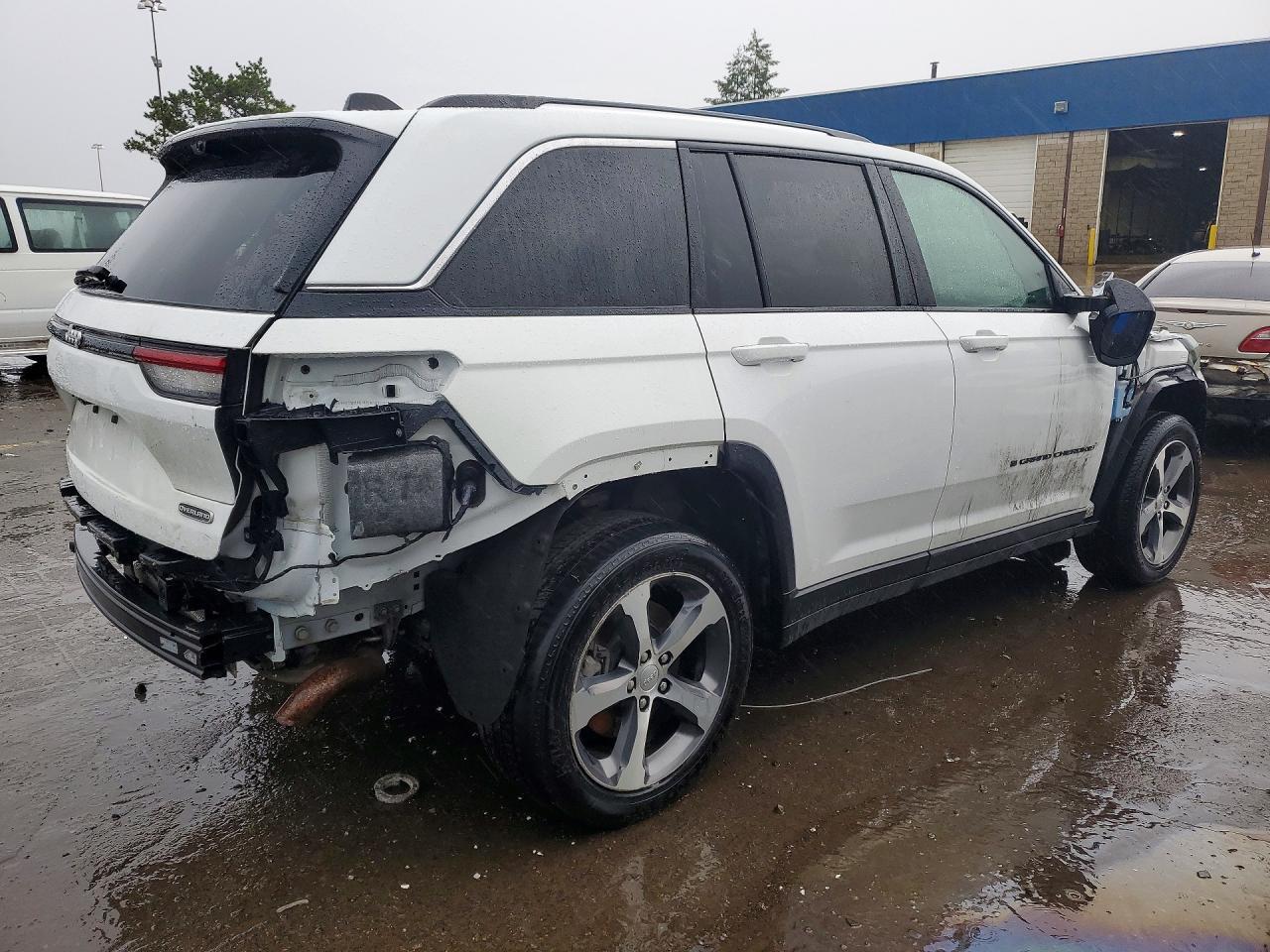 2022 Jeep Grand Cherokee Limited 4Xe - Image 3