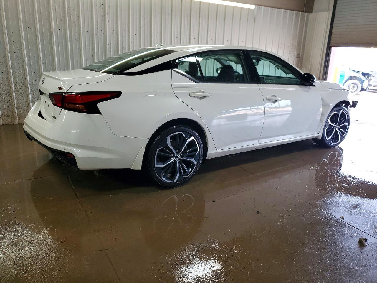 2024 Nissan Altima Sr - Фото 3
