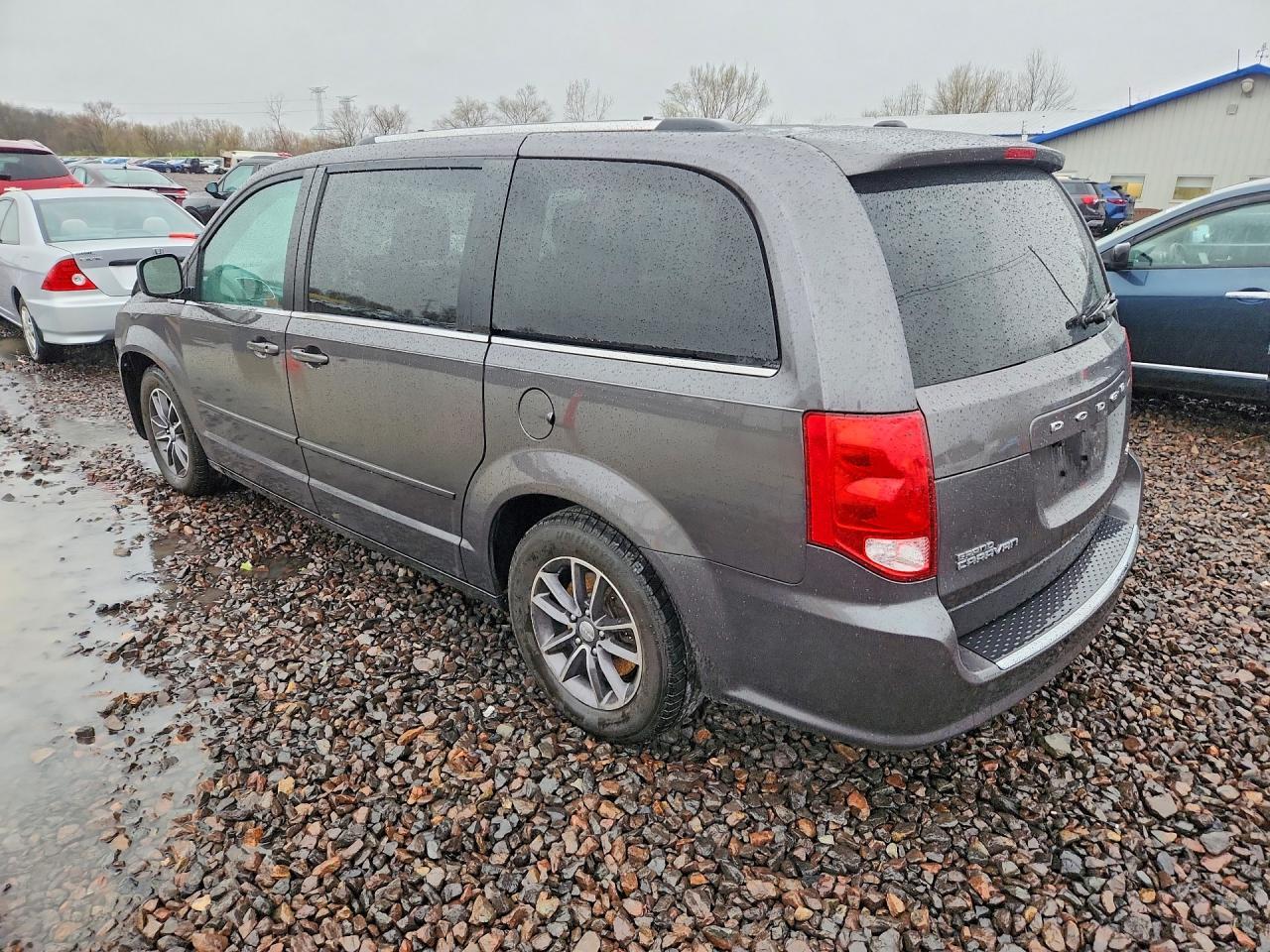2017 Dodge Grand Caravan Sxt - Фото 2