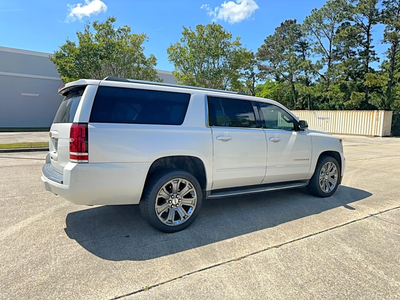 2017 Chevrolet Suburban C1500 Premier - Фото 4