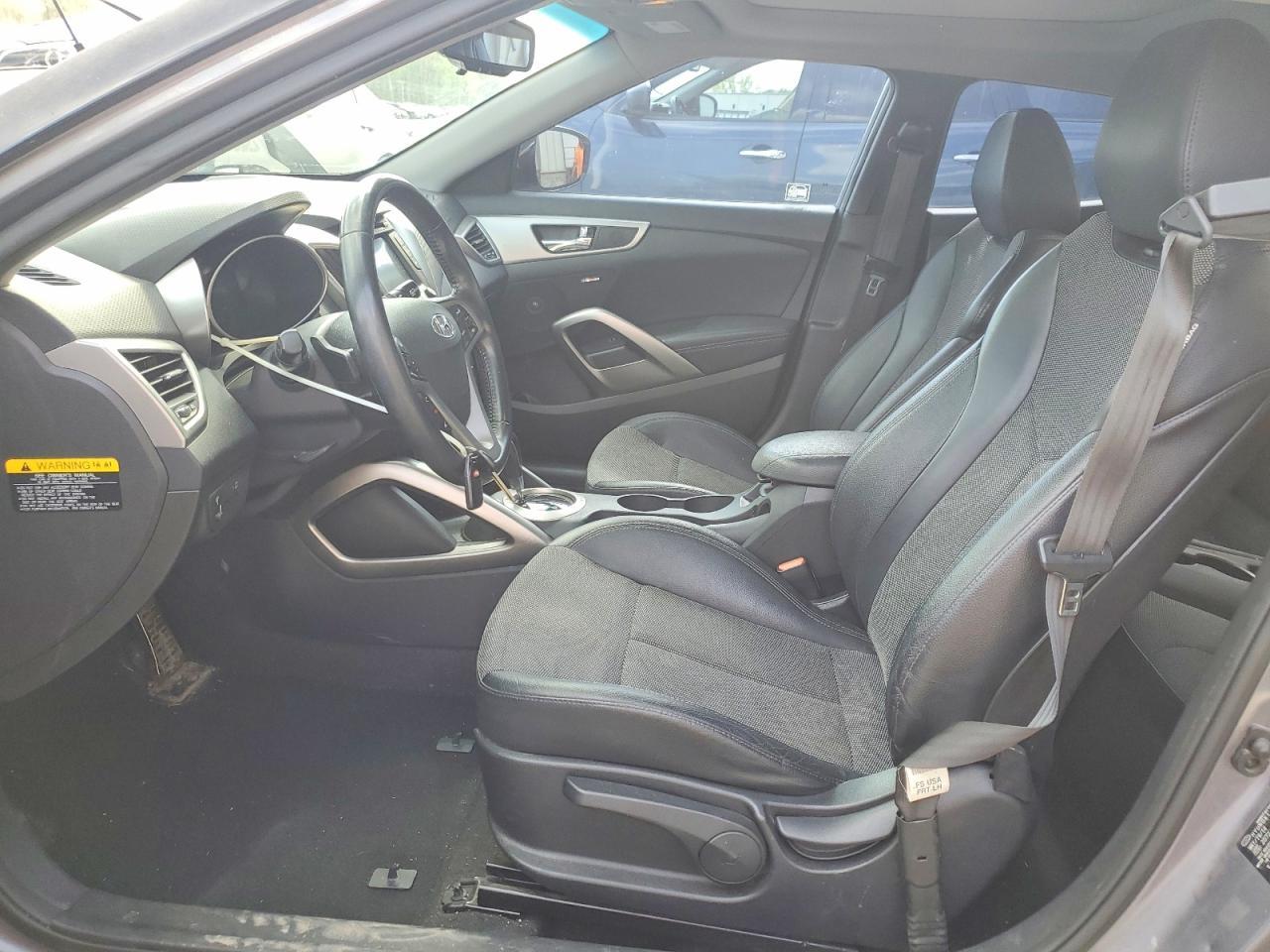 2014 Hyundai Veloster Base - Фото 7