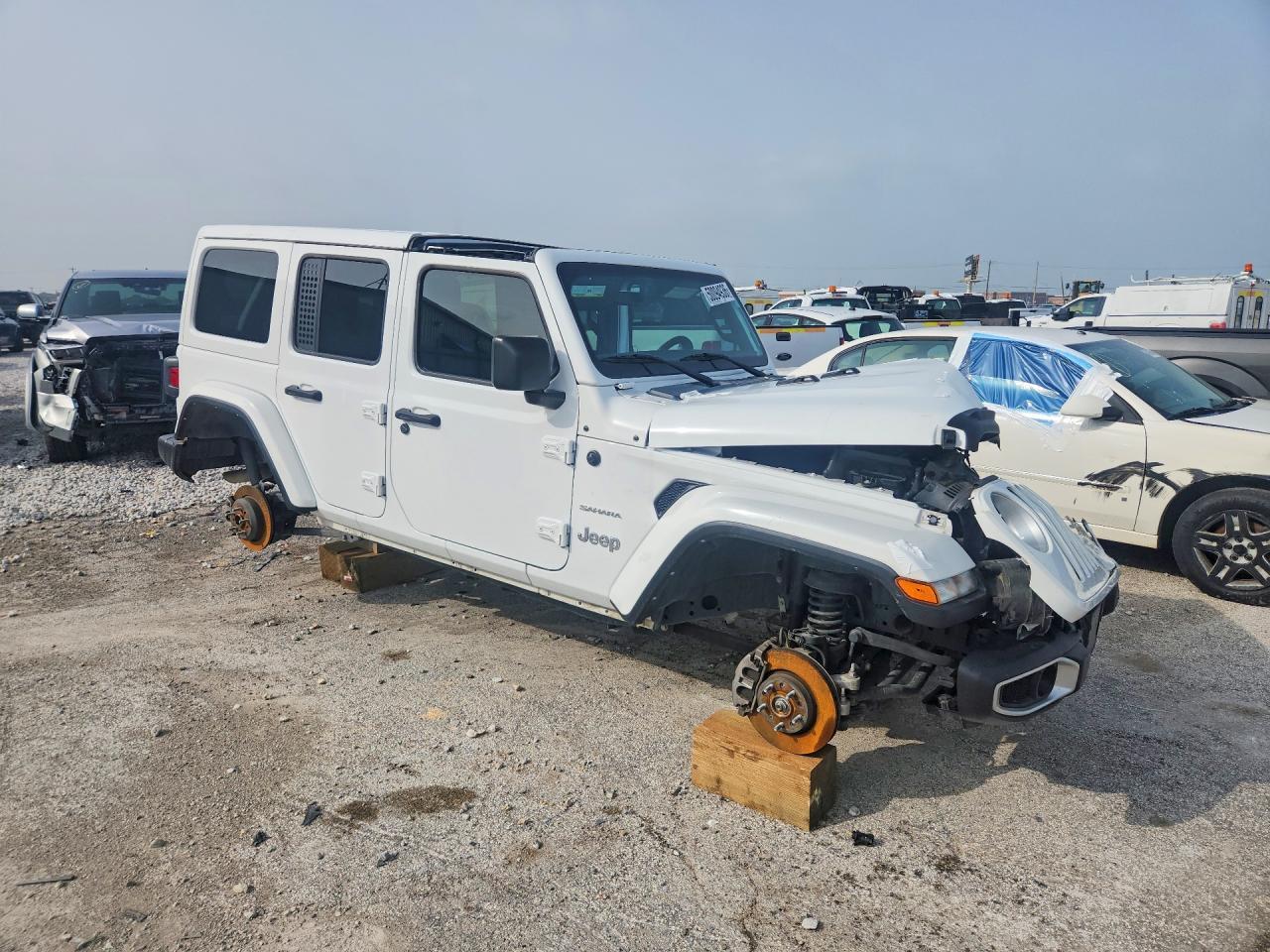 2022 Jeep Wrangler Unlimited Sahara - Фото 4