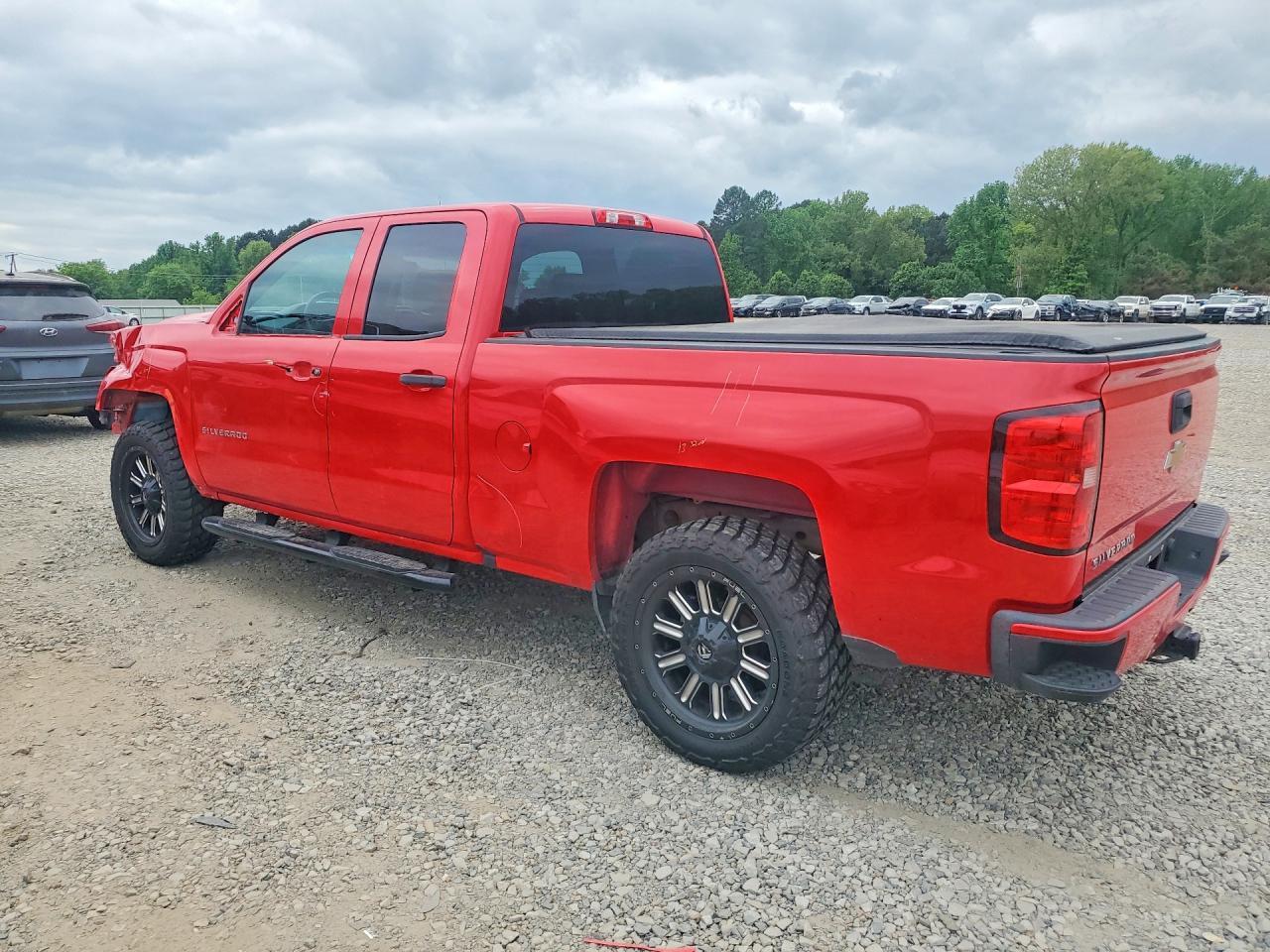 2017 Chevrolet Silverado C1500 Custom - Фото 2