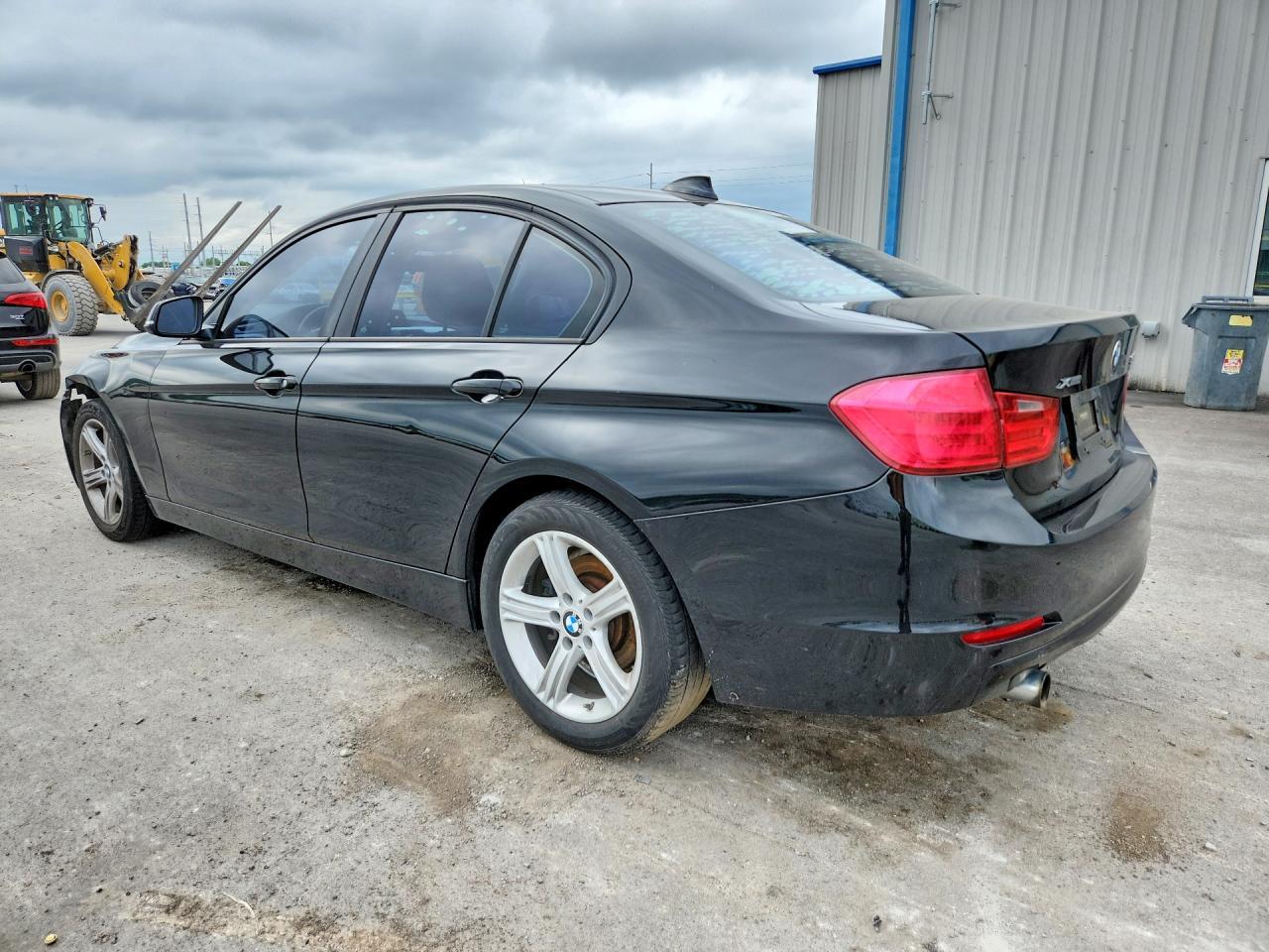 2014 BMW 320 I xDrive - Image 2