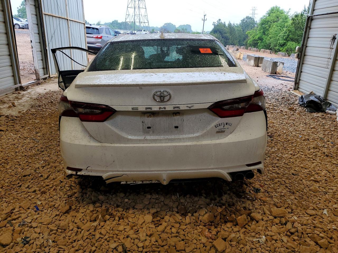2022 Toyota Camry Se - Фото 6